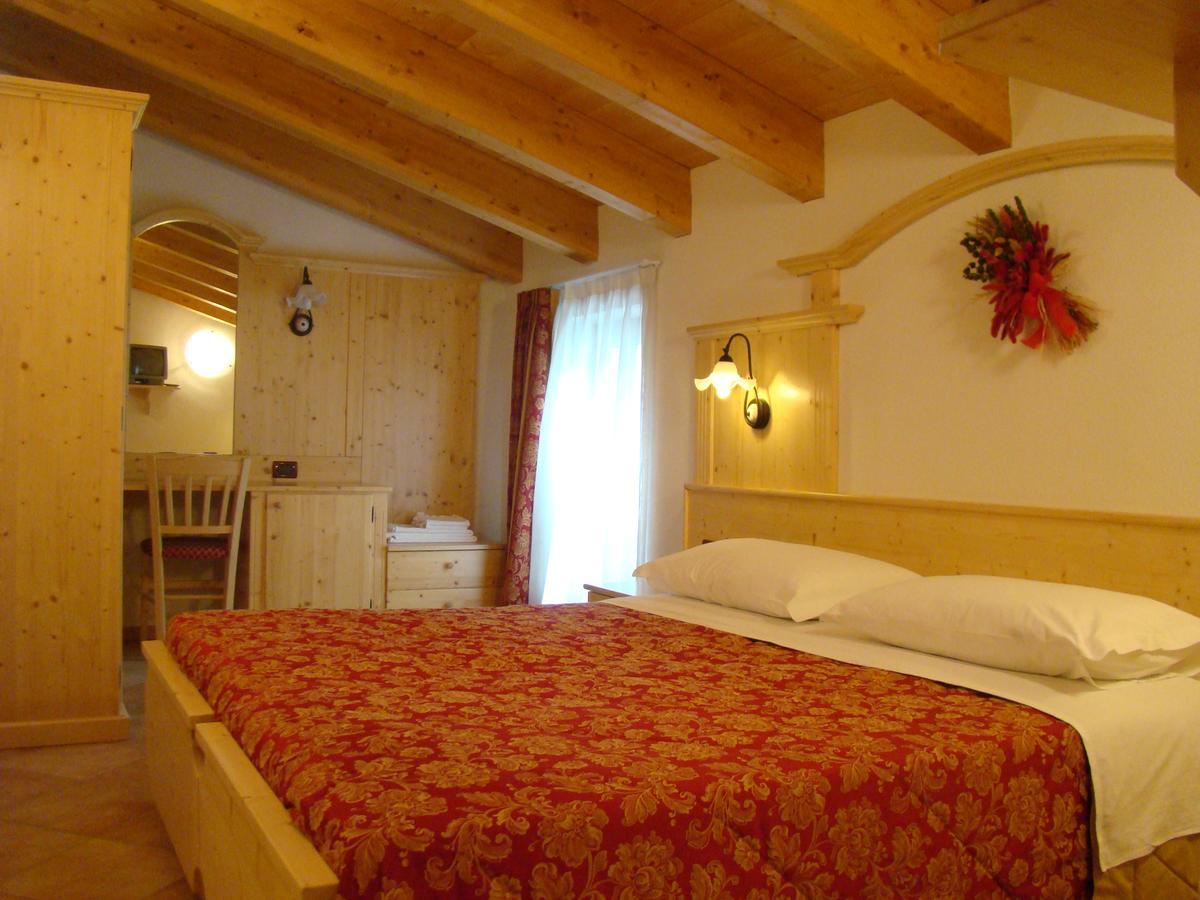 Hotel Pizzo Degli Uccelli Castello Tesino Luaran gambar